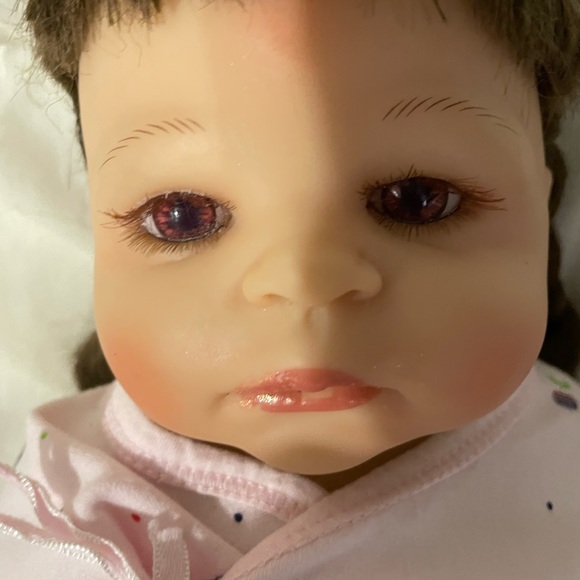 Beautiful realistic baby doll - Picture 6 of 12